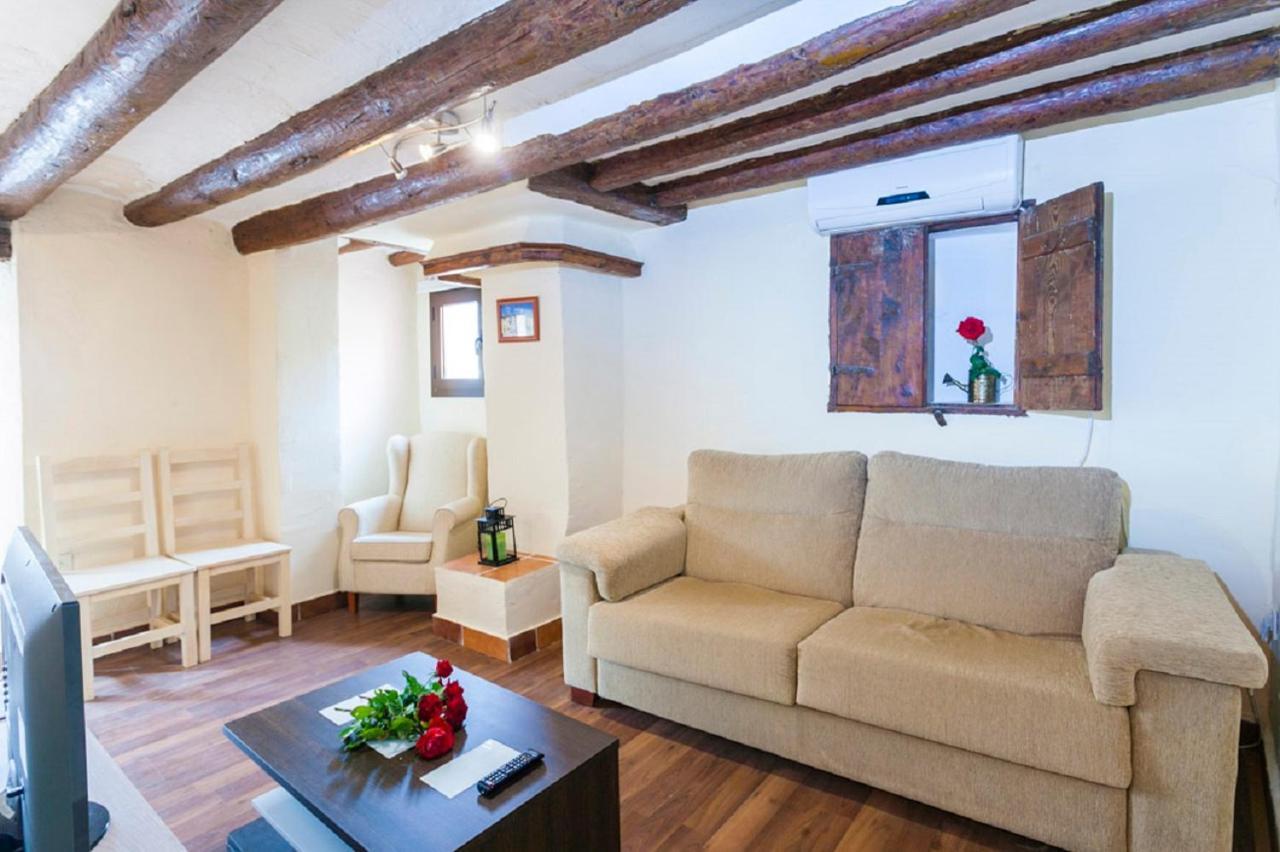 Apartamentos Casa Samper Santa Eulalia de Gállego Oda fotoğraf