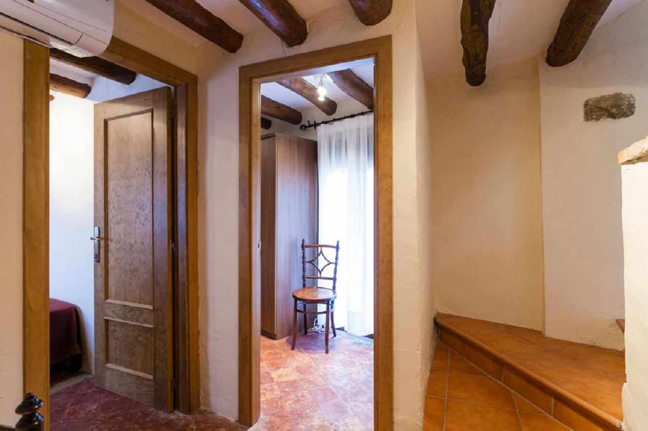 Apartamentos Casa Samper Santa Eulalia de Gállego Oda fotoğraf