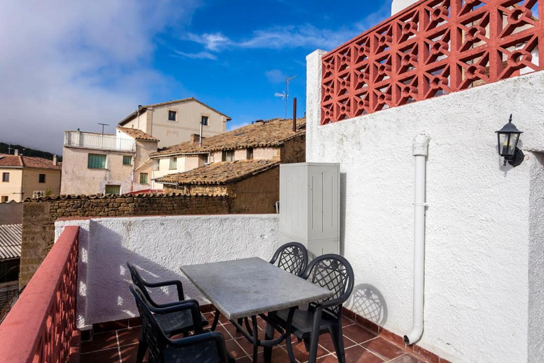 Apartamentos Casa Samper Santa Eulalia de Gállego Oda fotoğraf