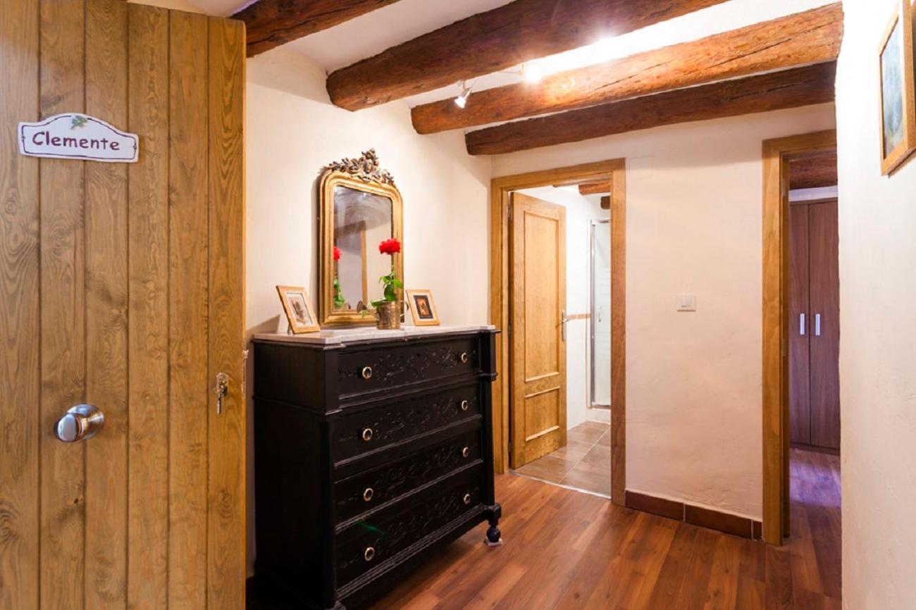 Apartamentos Casa Samper Santa Eulalia de Gállego Oda fotoğraf
